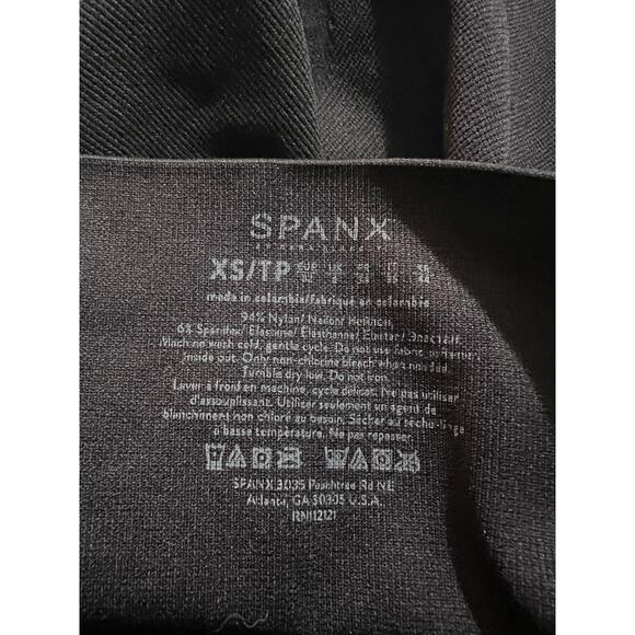 Spanx women’s New black shorts - Picture 6 of 10